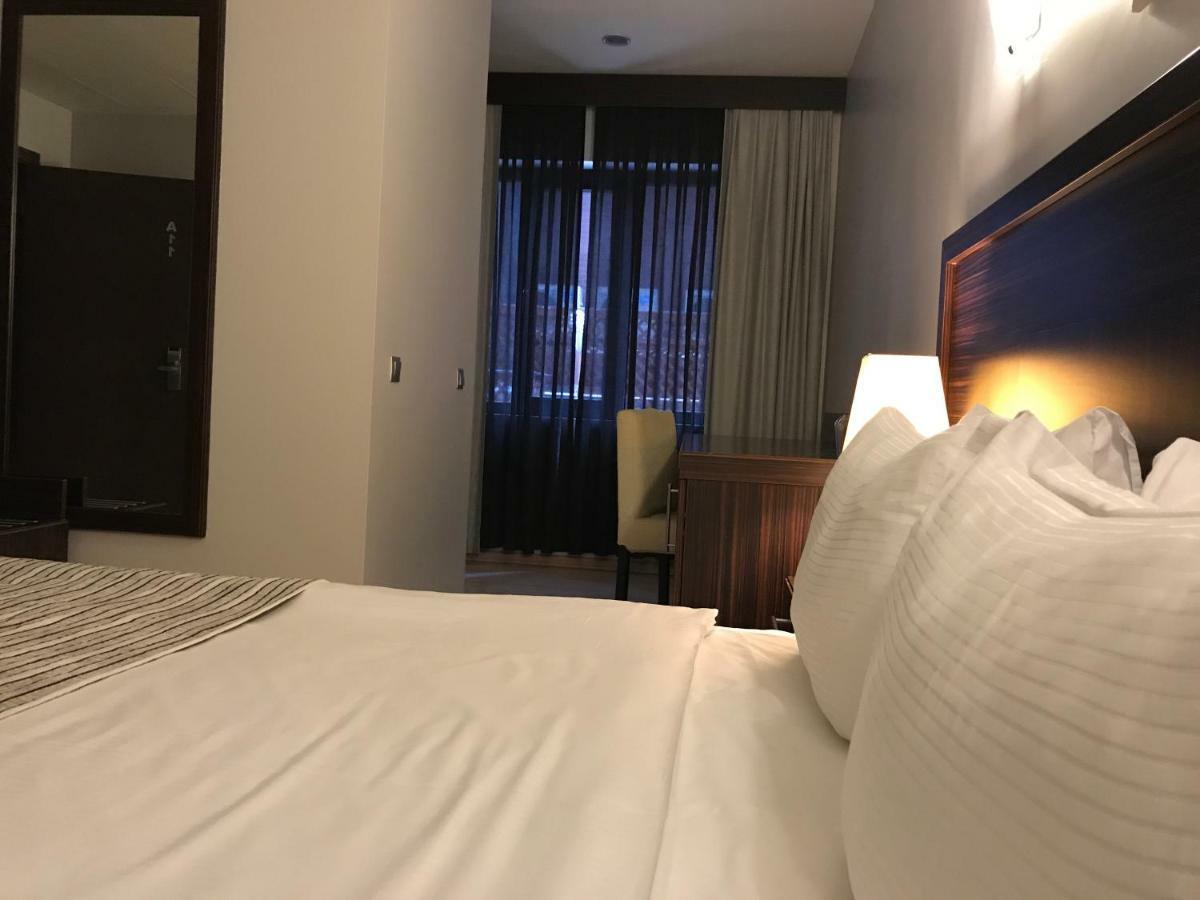 Mim Hotel Истанбул Екстериор снимка